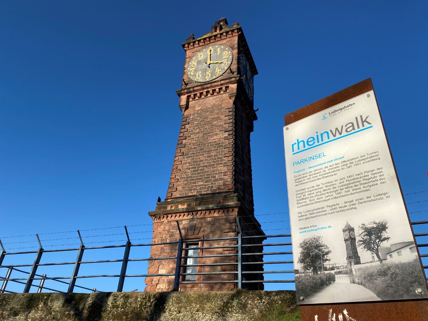 Pegeluhr Rheinwalk Ludwigshafen