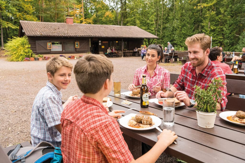 Außenbereich der Wasgauhütte bei Schwanheim