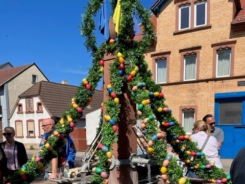 Osterdeko in Weisenheim am Sand