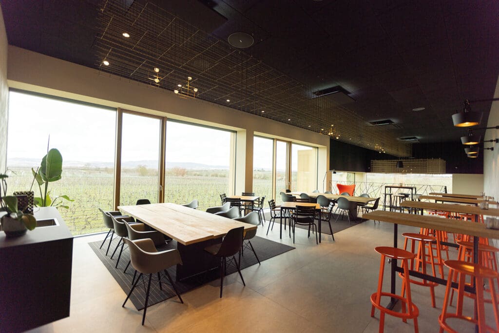 Vinothek des Weinguts Kesselring von Innen