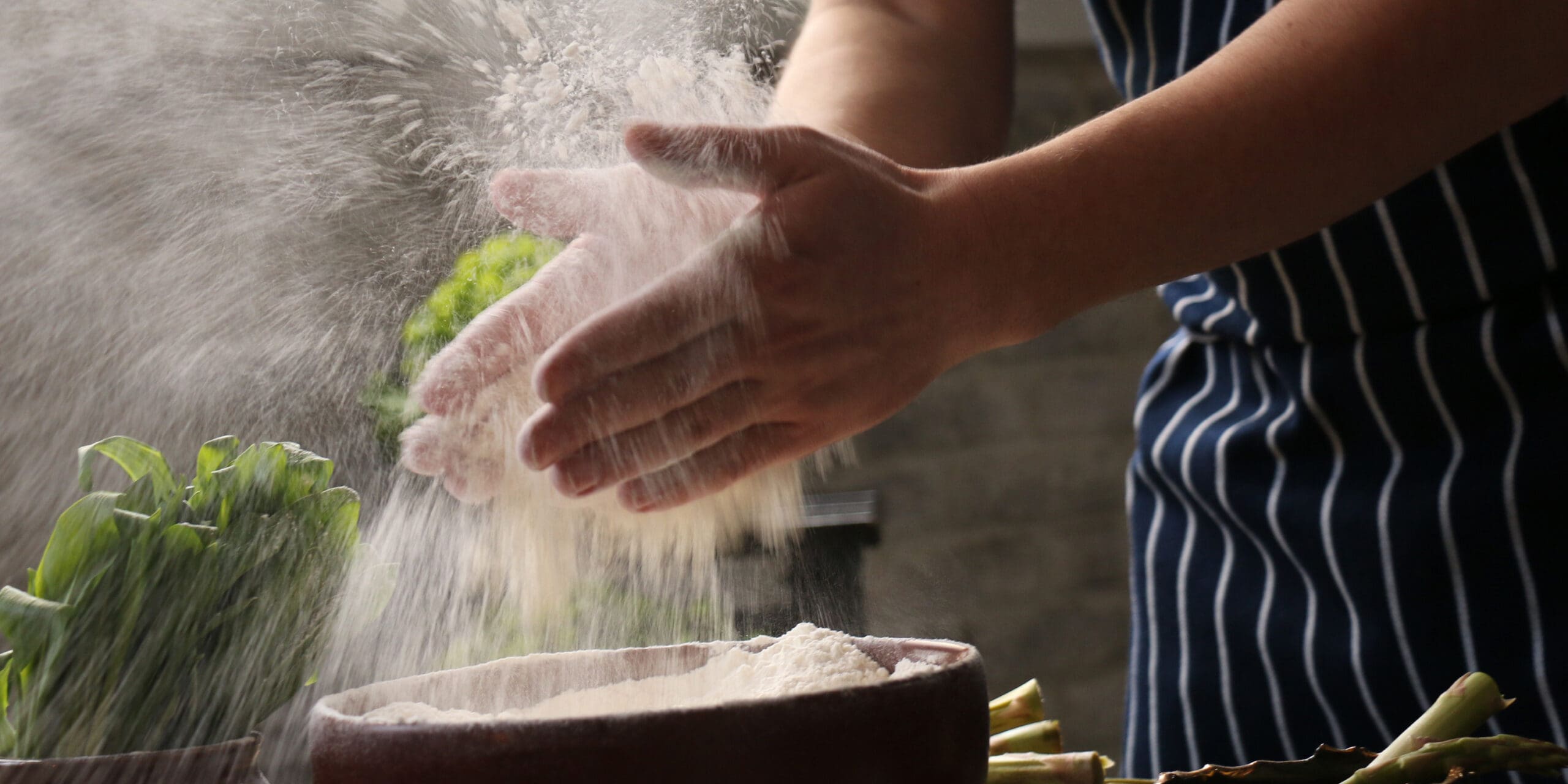 Landfrauen-Küche: Dinkelbrötchen mit Schnittlauchbutter | VielPfalz Landfrauen-Küche: Dinkelbrötchen mit Schnittlauchbutter | VielPfalz