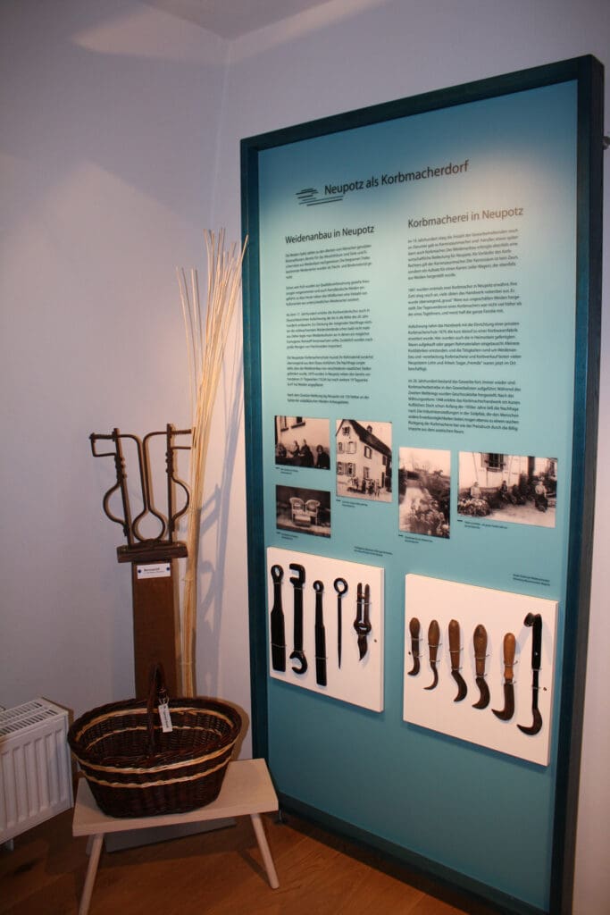 Schautafel im Haus am Strom