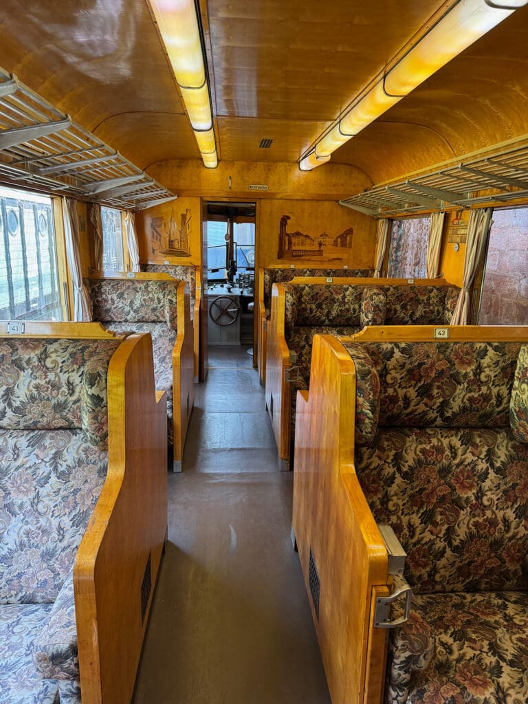 Innenraum eines Elektrotriebwagens