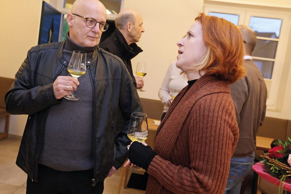 Peter Steverding (früher Steverdings Isenhof) und
Melanie Hubach (Fotografin)